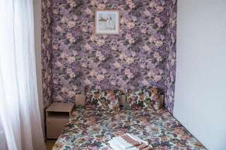 Гостиница Наш дом Кабардинка Двухместный номер с 1 кроватью или 2 отдельными кроватями-4