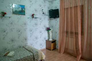 Гостиница Наш дом Кабардинка Двухместный номер с 1 кроватью или 2 отдельными кроватями-10