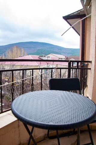 Гостиница Наш дом Кабардинка Двухместный номер с 1 кроватью или 2 отдельными кроватями-20